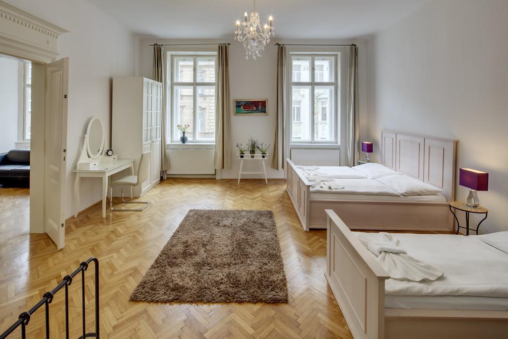 Charles Bridge Premium Aparthotel 4*