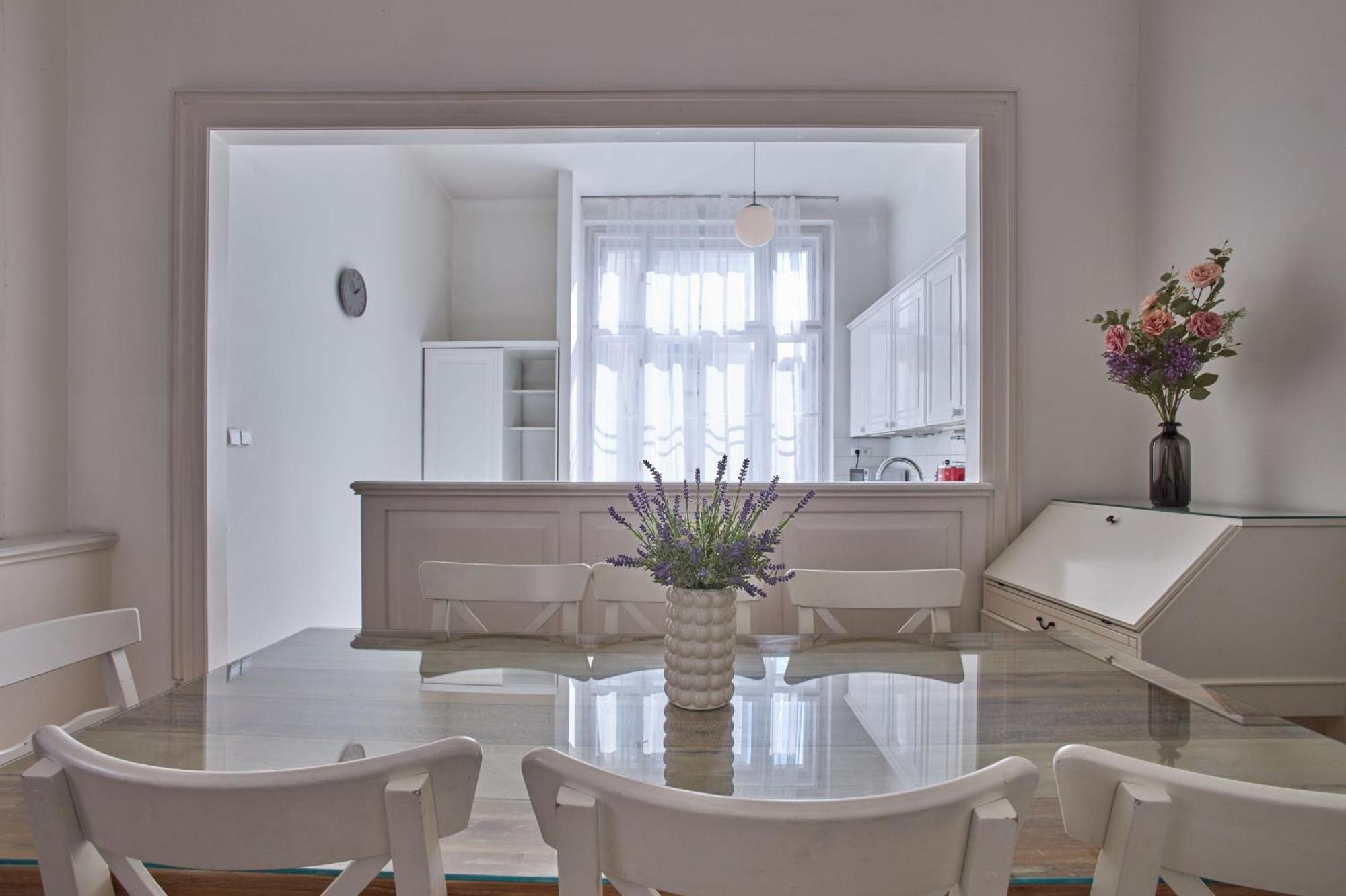 Charles Bridge Premium Aparthotel